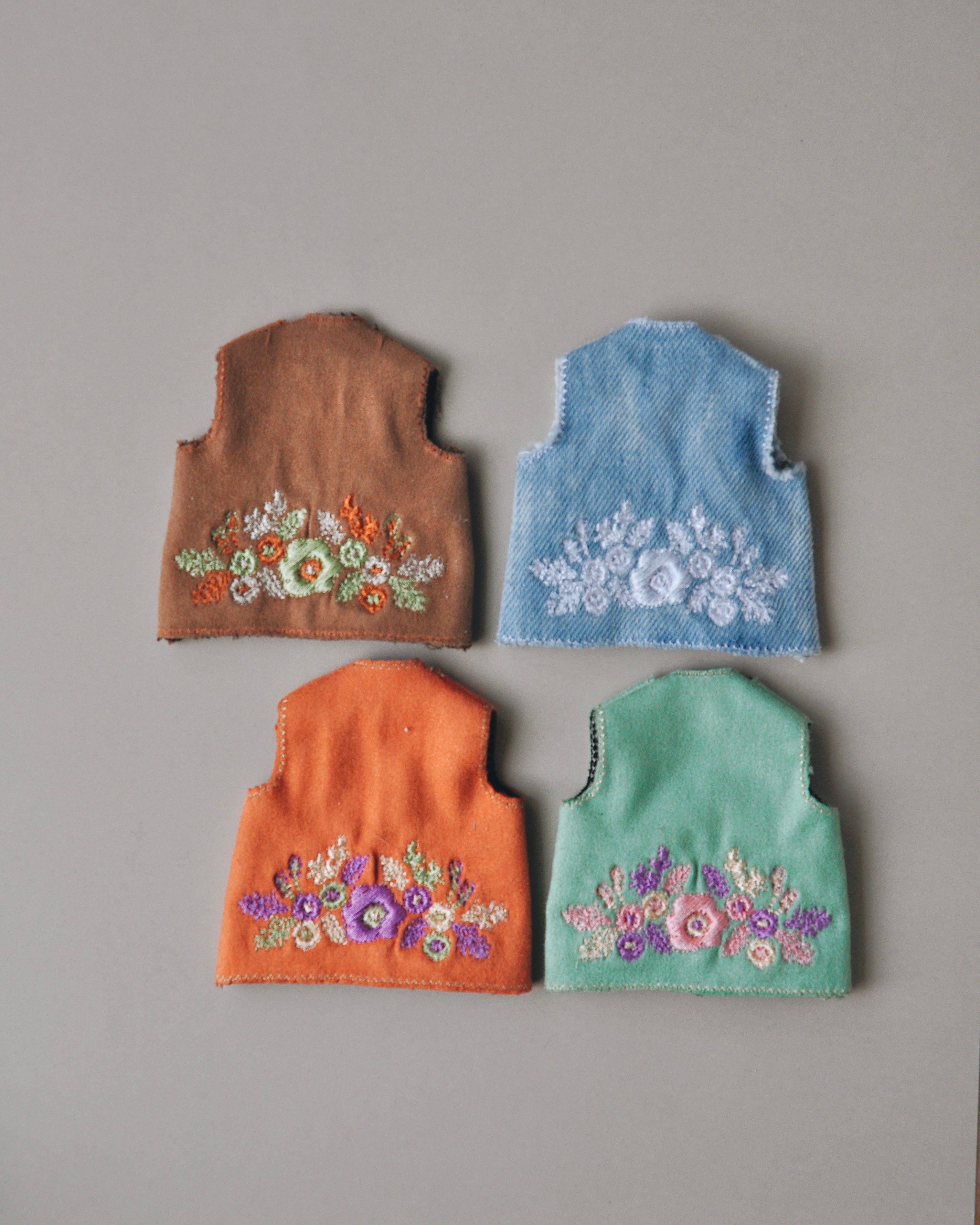 Petit Luxe -刺繍ベスト-