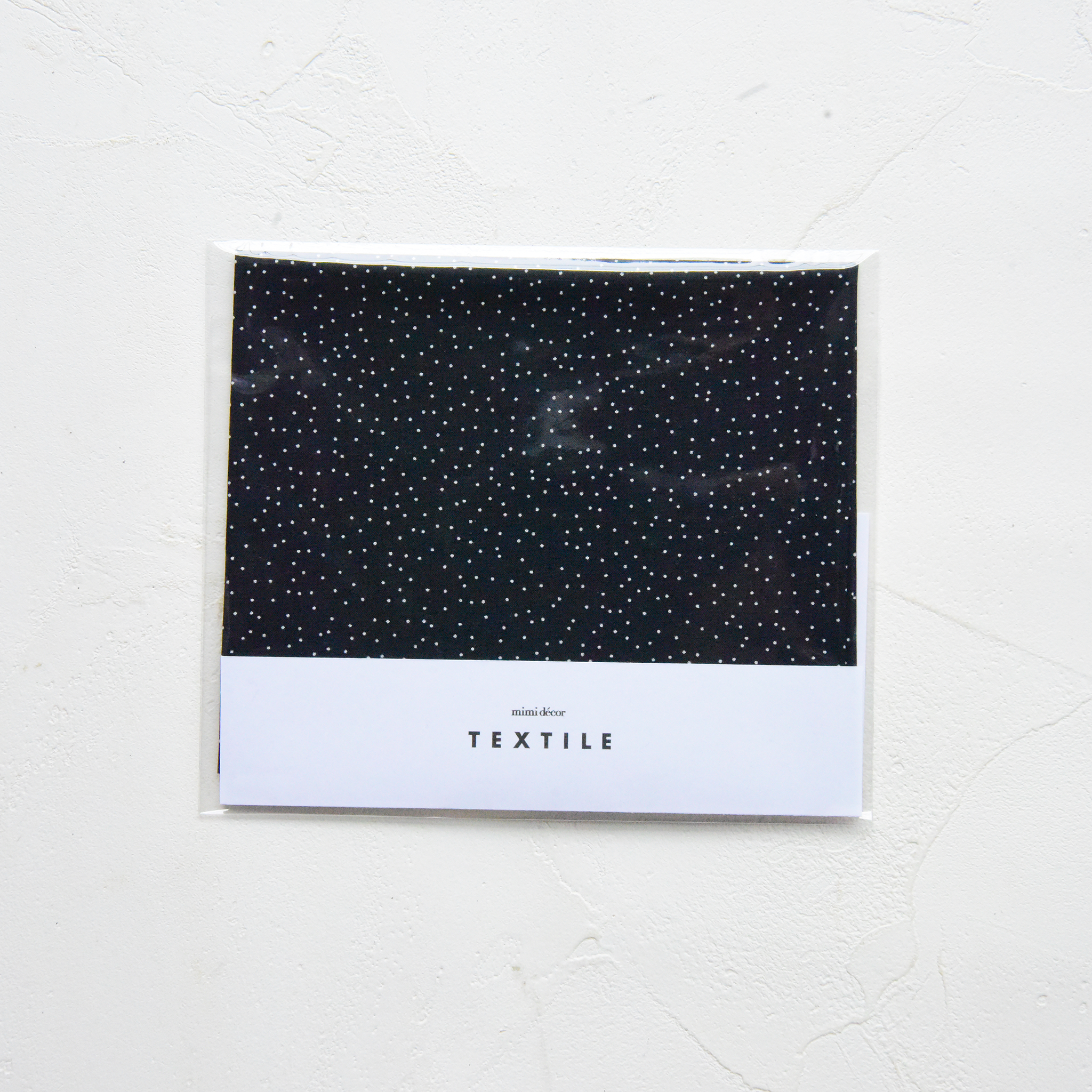 Particle Dot -black-